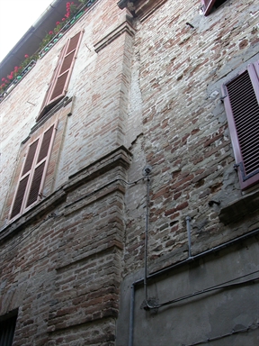 Palazzetto in Via Emidio Consorti